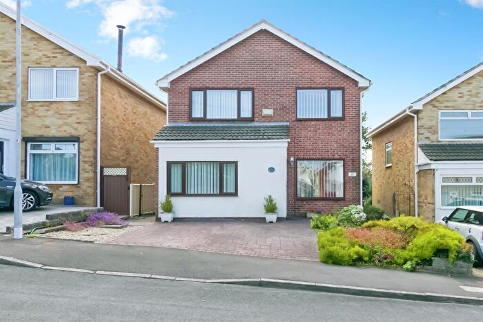 3 Bedroom Detached House For Sale In Glen Mavis Way, Barry, CF62
