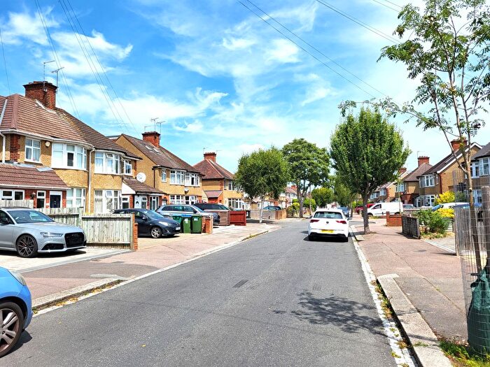 4 Bedroom Semi-Detached House To Rent In Munden Grove, Knutsford, Watford, WD24