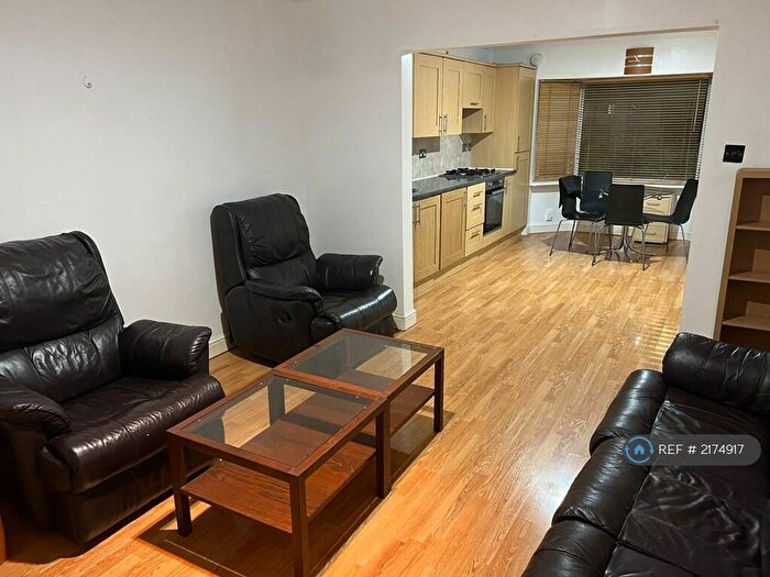 1 Bedroom Flat To Rent In Colindeep Lane, Hendon London, NW4