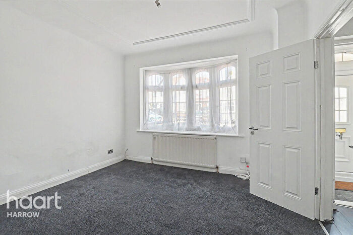 4 Bedroom Detached House For Sale In Grange Avenue, Stanmore, HA7