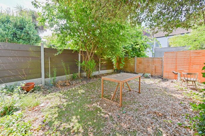 4 Bedroom House To Rent In Queensville Road, Balham, London, SW12