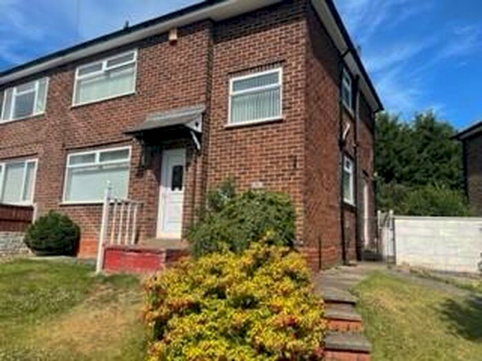 3 Bedroom House To Rent In Western Drive, Heanor, DE75