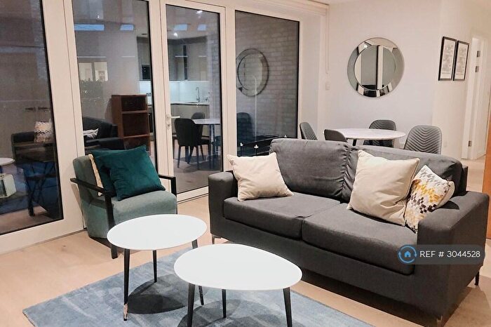 2 Bedroom Flat To Rent In Tarling House, London, SE17