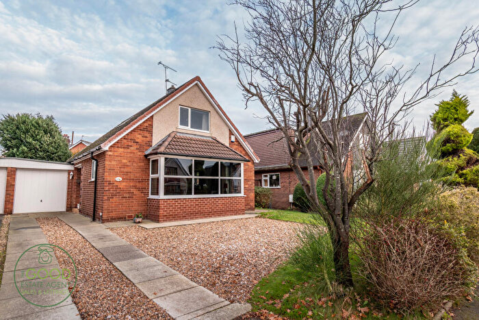 4 Bedroom Detached House For Sale In Fairways Avenue, Preston, PR3