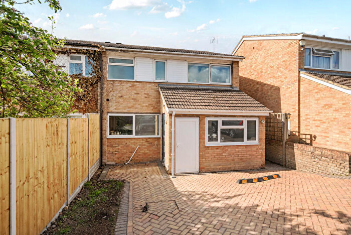 4 Bedroom Semi-Detached House For Sale In Stirling Close, Caversham, Reading, Berkshire, RG4