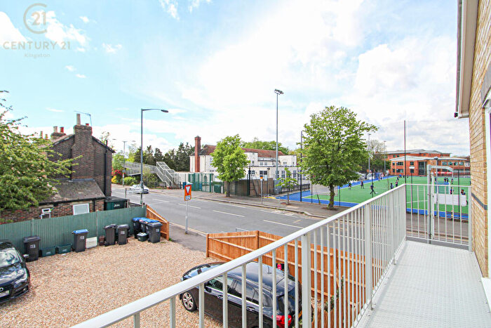 1 Bedroom Apartment To Rent In Railway Cottages, West Barnes Lane, New Malden, KT3