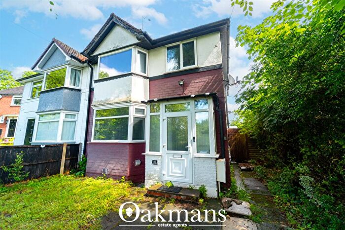 3 Bedroom Semi-Detached House For Sale In Thimblemill Road, Smethwick, B67