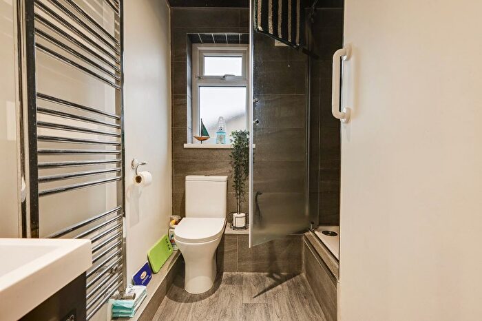 2 Bedroom Semi-Detached House For Sale In Lichfield Mount, Bradford, West Yorkshire, BD2