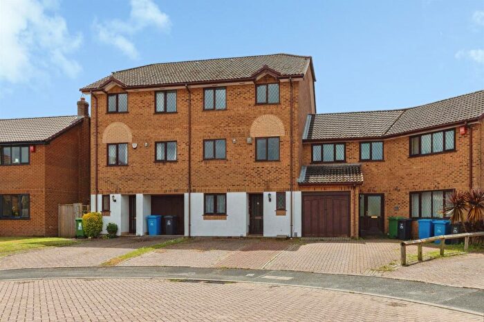 4 Bedroom Town House For Sale In Baverstock Road, Poole, BH12
