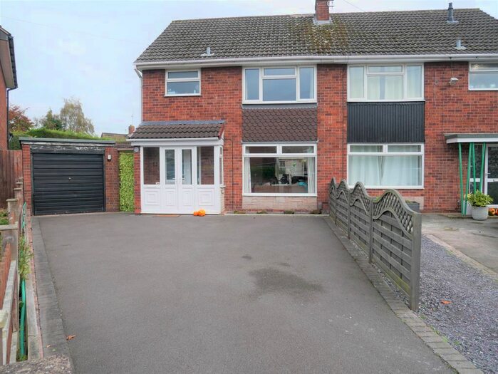 3 Bedroom Semi-Detached House To Rent In Westminster Close, Stafford, ST17