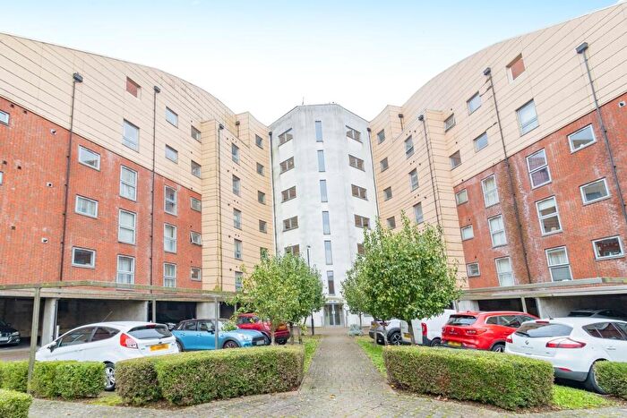 2 Bedroom Flat For Sale In Staverton Grove, Broughton, Milton Keynes, Buckinghamshire, MK10