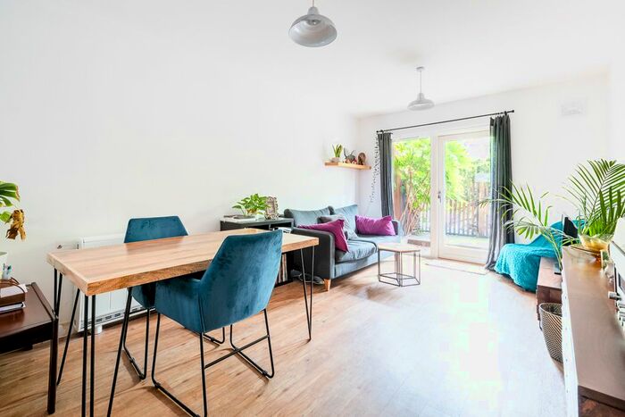 1 Bedroom Flat To Rent In Pembury Place, London, E5