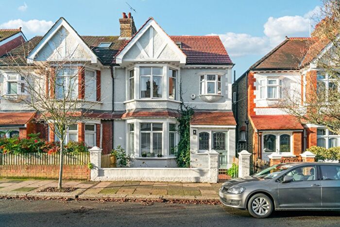 5 Bedroom Semi Detached House For Sale In Gilpin Avenue, London, SW14