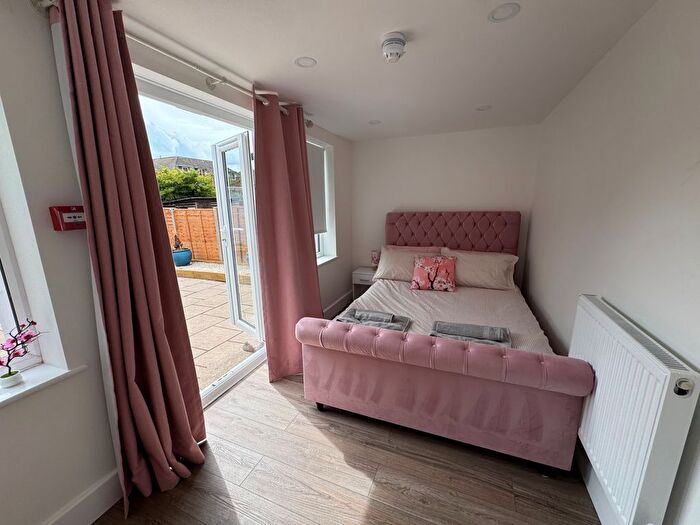 Studio To Rent In Bournemouth, BH5