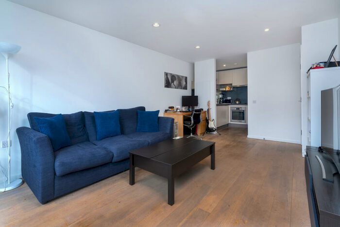 1 Bedroom Apartment To Rent In Hertford Road, London, N1