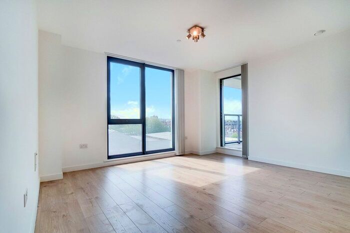 1 Bedroom Flat To Rent In Rotherhithe New Road, London, SE16