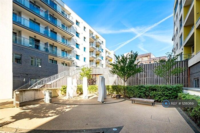 2 Bedroom Flat To Rent In Aqua Vista Square, London, E3