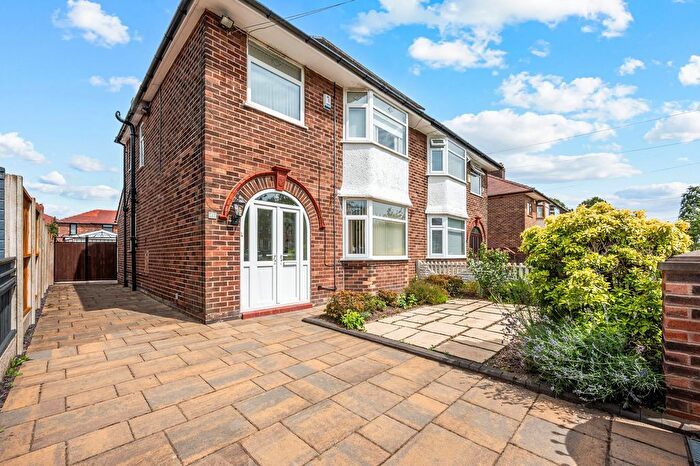 3 Bedroom Semi-Detached House For Sale In Broadway, Grange Park, WA10