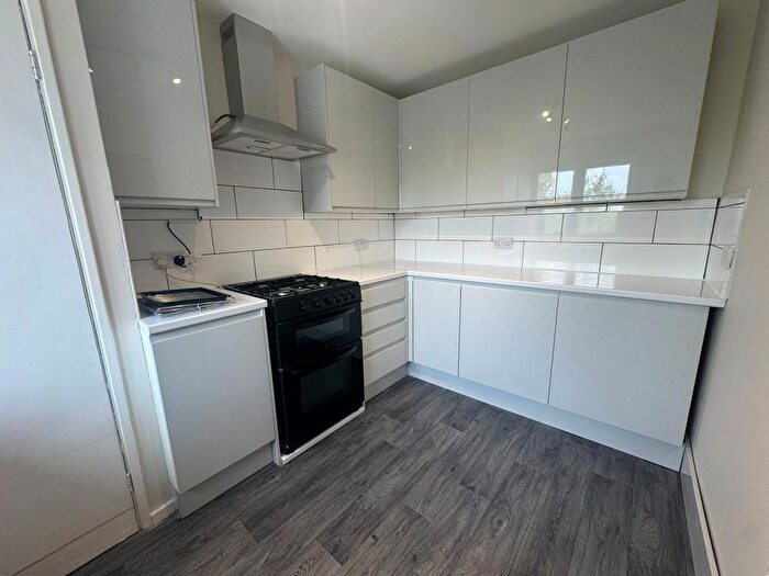 2 Bedroom Flat To Rent In Tenby Court, E17