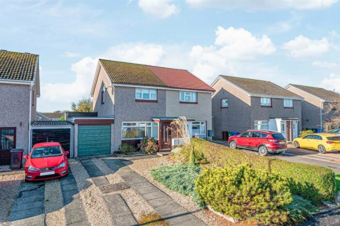 2 Bedroom Semi-Detached House For Sale In Rannoch Drive, Crossford, KY12