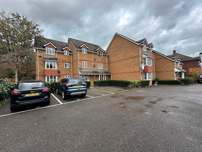 1 Bedroom Flat For Sale In Minimax Close, Feltham, TW14