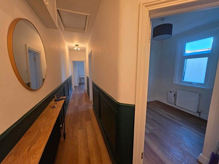 3 Bedroom Maisonette To Rent In London Road, Isleworth, TW7