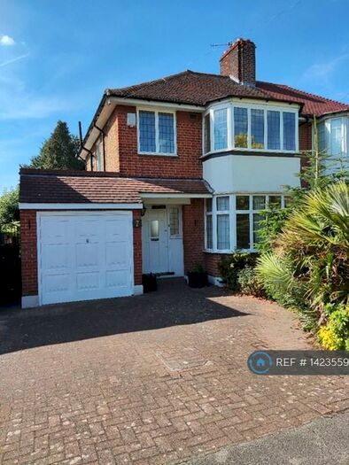 3 Bedroom Semi-Detached House To Rent In Mottingham Gardens, London, SE9