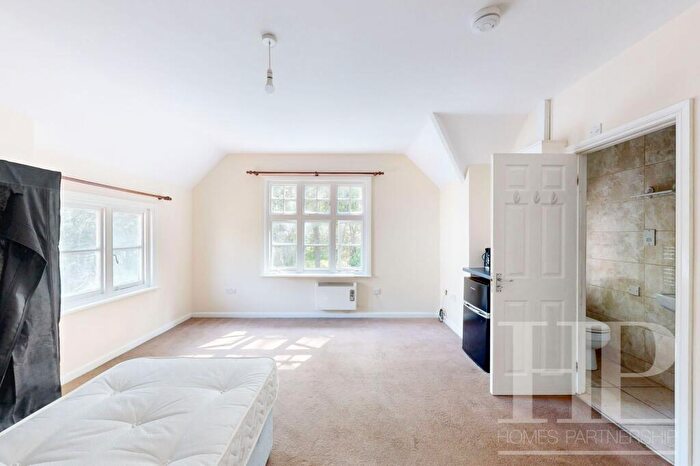 Studio To Rent In Balcombe Road, Crawley, RH10