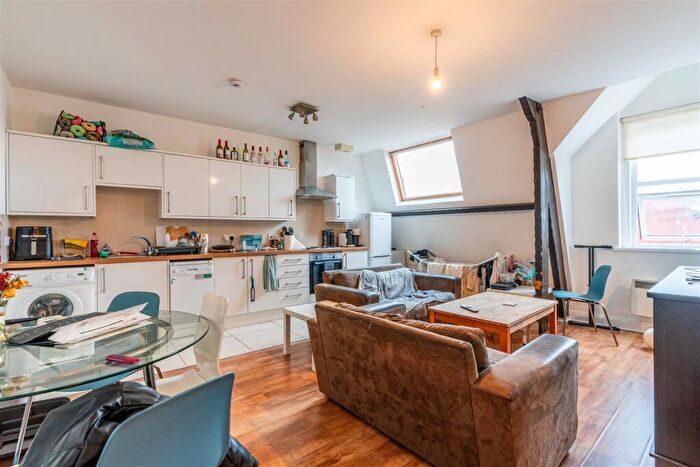 3 Bedroom Apartment To Rent In St Andrews Street, City Centre, NE1