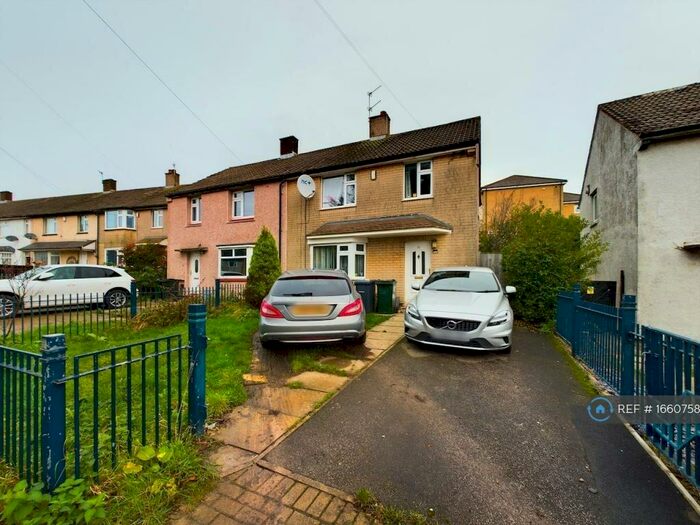 3 Bedroom Terraced House To Rent In Farway, Bradford, BD4