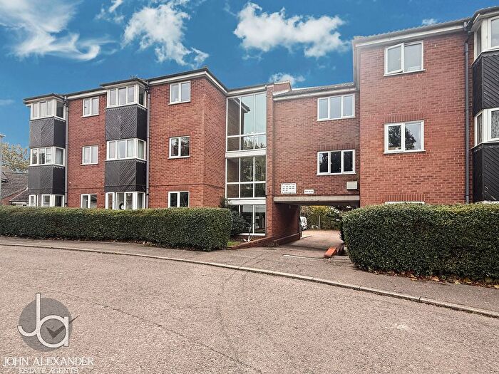2 Bedroom Flat For Sale In St. Andrews Gardens, Colchester, CO4