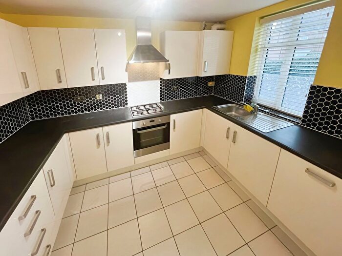 3 Bedroom End Of Terrace House For Sale In Betony Road, Coton Park, Rugby, Warwickshire, CV23
