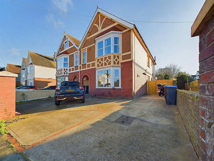 2 Bedroom Flat To Rent In Church Walk, Worthing, BN11