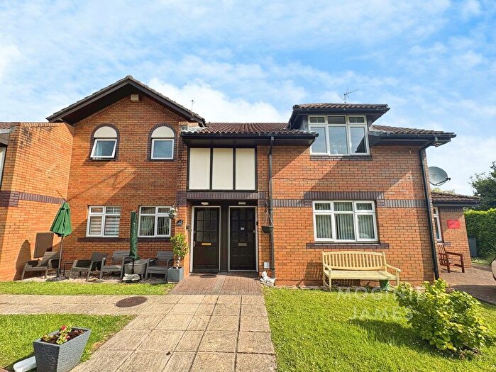 2 Bedroom Flat For Sale In Clarendon, Cyncoed, Cardiff, CF23