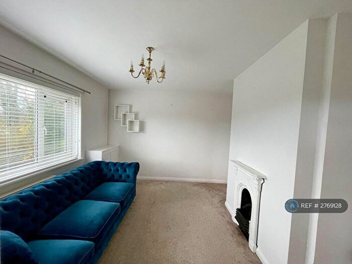 3 Bedroom Semi Detached House To Rent In Stonehouse Lane, Quinton, Birmingham, B32