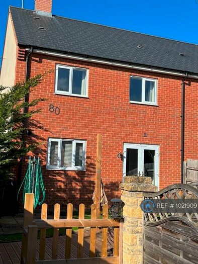 3 Bedroom Semi-Detached House To Rent In Palmer Road, Faringdon, SN7