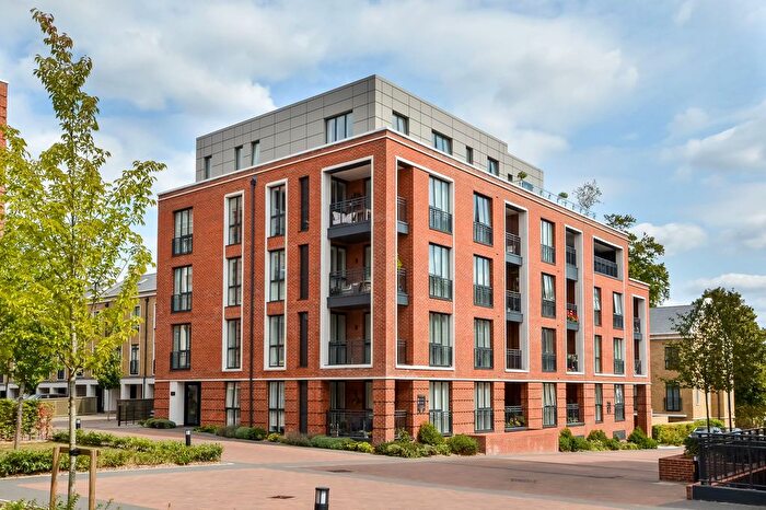 1 Bedroom Flat For Sale In Fellowes Rise, Winchester, SO22