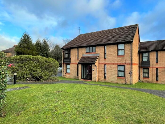 Studio To Rent In Shinners Close, South Norwood, SE25