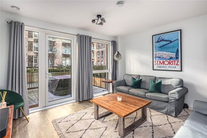 4 Bedroom Maisonette For Sale In Ruffle House, Shipbuilding Way, London, E13
