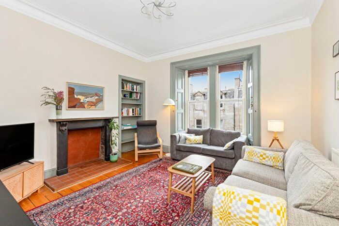 2 Bedroom Flat For Sale In / Blackwood Crescent, Newington, Edinburgh, EH9