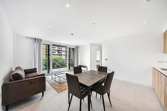 2 Bedroom Apartment To Rent In Sidney Street London, E1