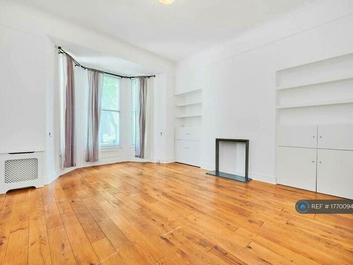 2 Bedroom Flat To Rent In Redcliffe Gardens, London, SW10