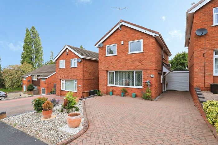 3 Bedroom Detached House For Sale In Falcon Close, Kidderminster, DY10
