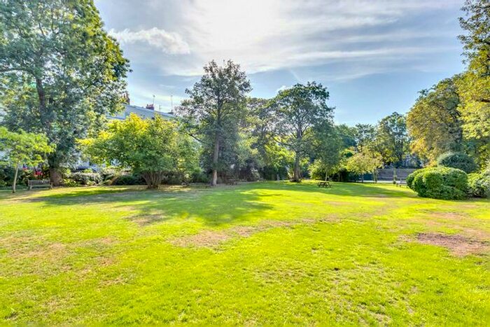 1 Bedroom Flat To Rent In Norland Square Mansions, Norland Square, London, W11