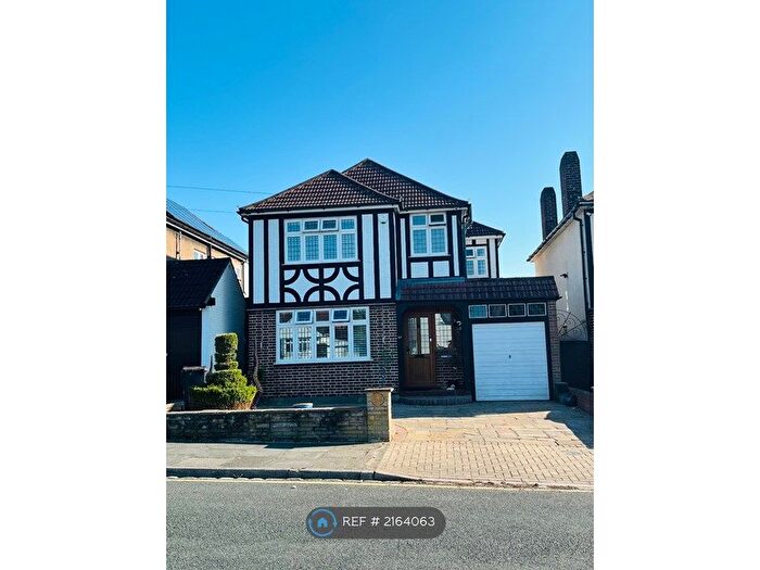 4 Bedroom Detached House To Rent In Lancing Road, Orpington, BR6