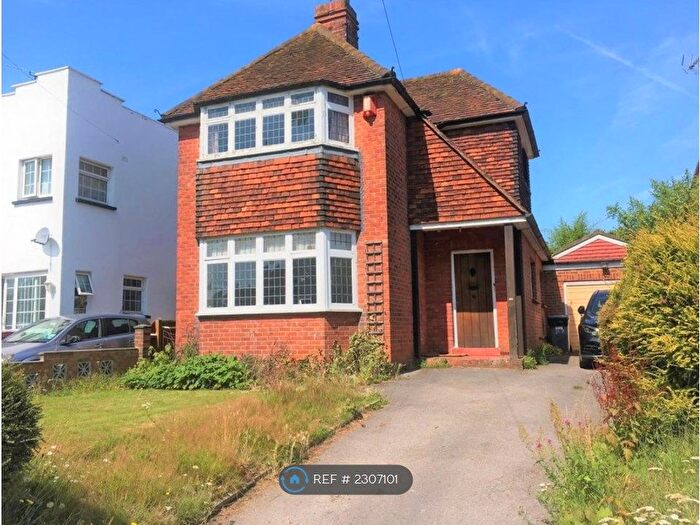 3 Bedroom Detached House To Rent In Norcot Road, Tilehurst, Reading, RG30