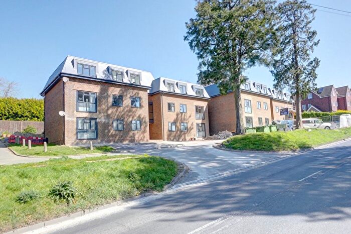 2 Bedroom Flat For Sale In Mutton Hall Hill, Heathfield, TN21