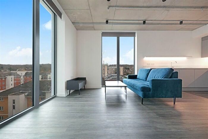 3 Bedroom Flat To Rent In Felixstowe Road, London, SE2