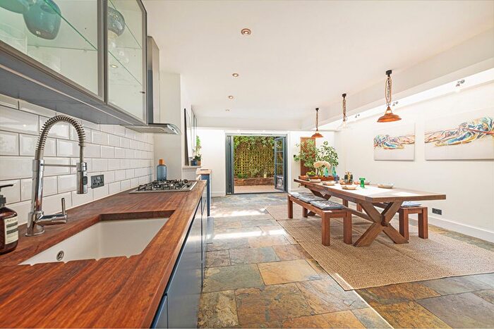 5 Bedroom Terraced House For Sale In Altenburg Gardens, London, SW11