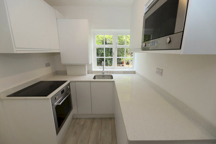 1 Bedroom Apartment To Rent In Midholm Close, Hampstead Garden Suburb, NW11